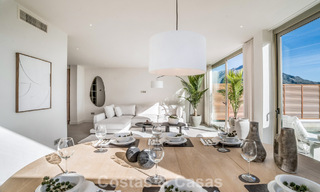 Eigentijds gerenoveerd 3-slaapkamer appartement te koop met privézwembad en zeezicht in Nueva Andalucia, Marbella 790791 