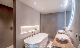 Eigentijds gerenoveerd 3-slaapkamer appartement te koop met privézwembad en zeezicht in Nueva Andalucia, Marbella 790804 