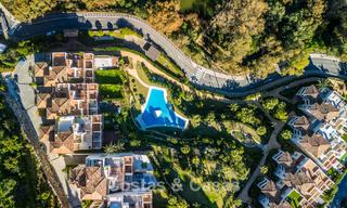 Eigentijds gerenoveerd 3-slaapkamer appartement te koop met privézwembad en zeezicht in Nueva Andalucia, Marbella 790812 