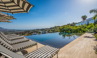 Eigentijdse luxevilla met panoramisch berg- en zeezicht te koop in de heuvels van Oost-Marbella 790961 