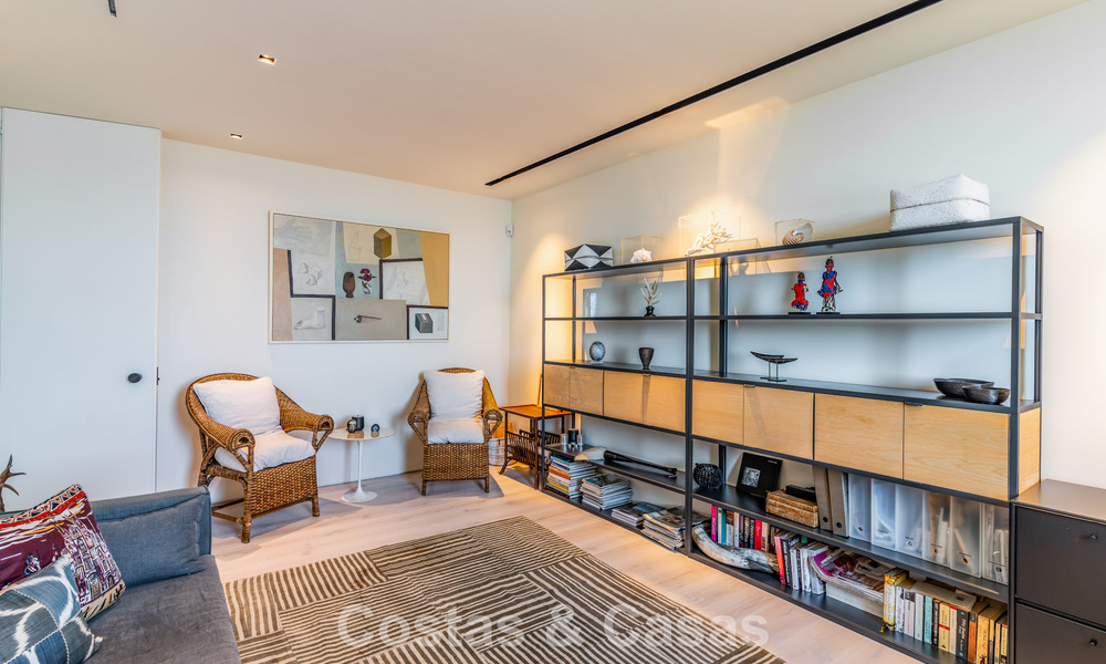 Eigentijdse luxevilla met panoramisch berg- en zeezicht te koop in de heuvels van Oost-Marbella 790970