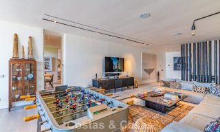 Eigentijdse luxevilla met panoramisch berg- en zeezicht te koop in de heuvels van Oost-Marbella 790971 