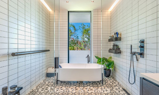 Eigentijdse luxevilla met panoramisch berg- en zeezicht te koop in de heuvels van Oost-Marbella 790995 