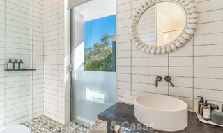 Eigentijdse luxevilla met panoramisch berg- en zeezicht te koop in de heuvels van Oost-Marbella 791000 