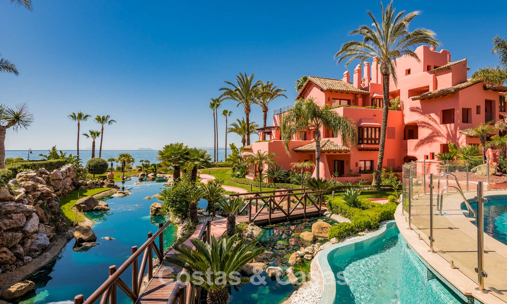 Ruim duplex penthouse te koop met zeezicht in een iconisch strandcomplex op de New Golden Mile, Marbella - Estepona 790817