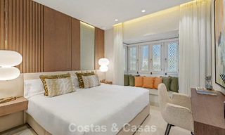 Ruim duplex penthouse te koop met zeezicht in een iconisch strandcomplex op de New Golden Mile, Marbella - Estepona 790834 