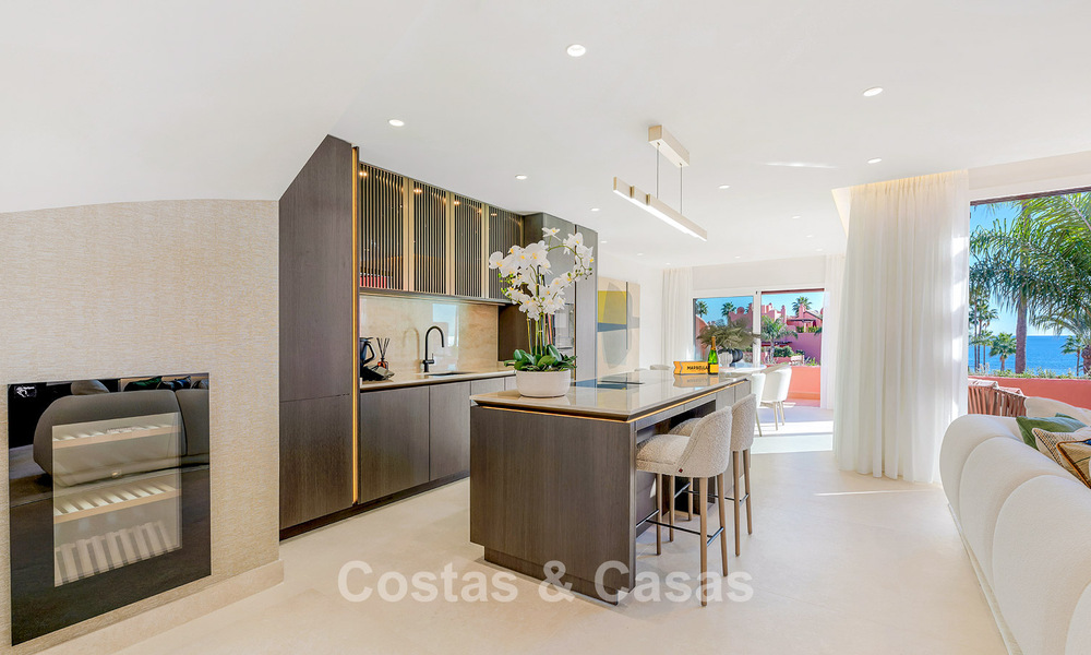 Ruim duplex penthouse te koop met zeezicht in een iconisch strandcomplex op de New Golden Mile, Marbella - Estepona 790845