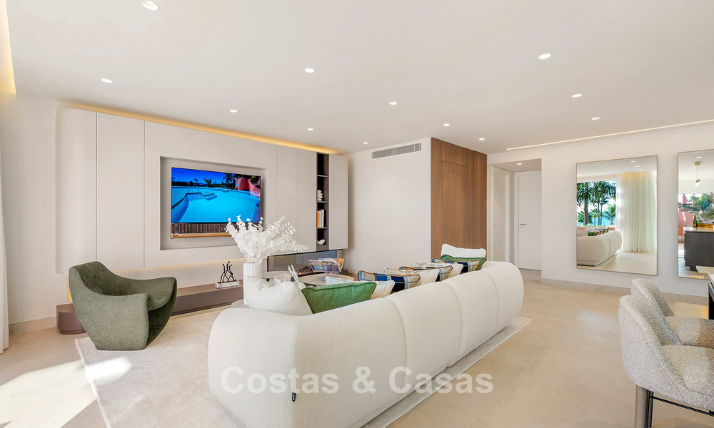 Ruim duplex penthouse te koop met zeezicht in een iconisch strandcomplex op de New Golden Mile, Marbella - Estepona 790849