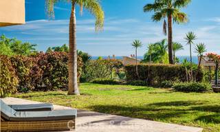 Tuinappartement met zeezicht te koop in een gated complex in Marbella - Benahavis 791242 