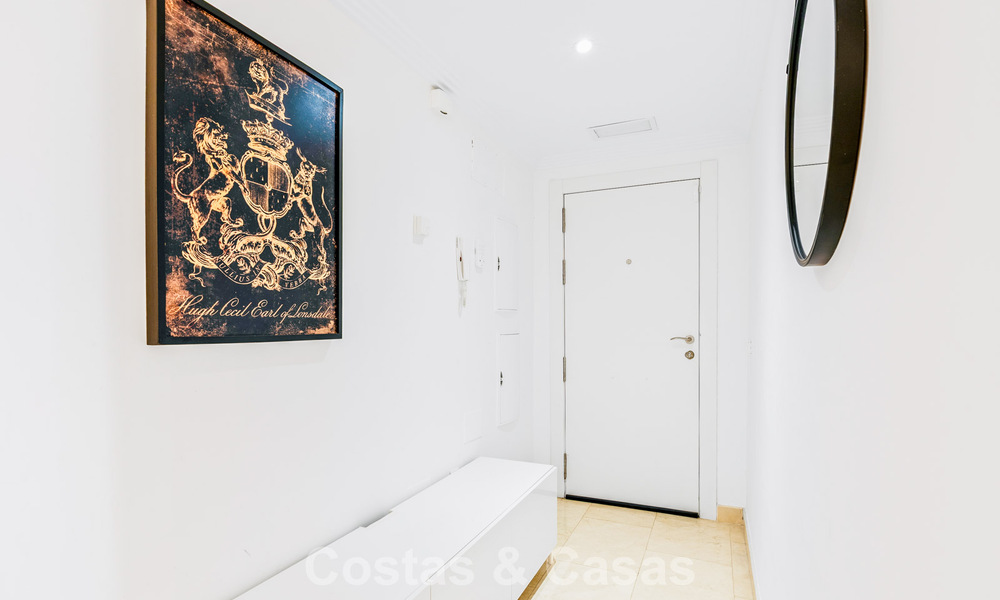 Tuinappartement met zeezicht te koop in een gated complex in Marbella - Benahavis 791259