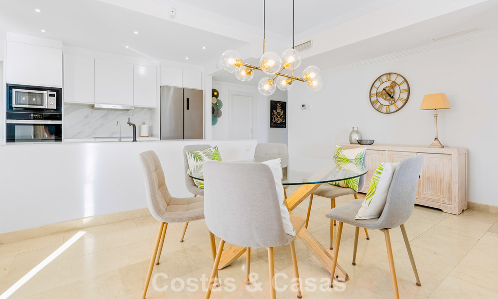 Tuinappartement met zeezicht te koop in een gated complex in Marbella - Benahavis 791263