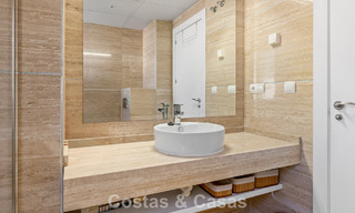 Tuinappartement met zeezicht te koop in een gated complex in Marbella - Benahavis 791270 