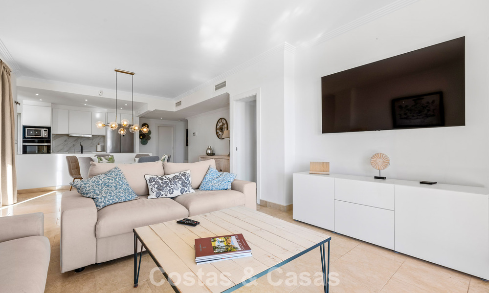 Tuinappartement met zeezicht te koop in een gated complex in Marbella - Benahavis 791279