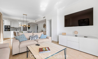 Tuinappartement met zeezicht te koop in een gated complex in Marbella - Benahavis 791279 