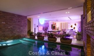 Luxevilla met geavanceerd design te koop met panoramisch zeezicht, binnen een prestigieus golfresort, Marbella - Benahavis 791005 