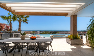 Luxevilla met geavanceerd design te koop met panoramisch zeezicht, binnen een prestigieus golfresort, Marbella - Benahavis 791017 