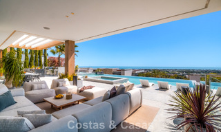 Luxevilla met geavanceerd design te koop met panoramisch zeezicht, binnen een prestigieus golfresort, Marbella - Benahavis 791026 