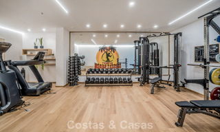 Luxevilla met geavanceerd design te koop met panoramisch zeezicht, binnen een prestigieus golfresort, Marbella - Benahavis 791054 