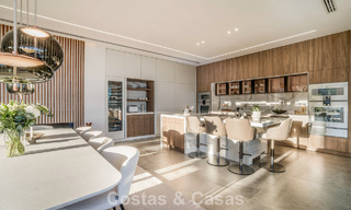 Luxevilla met geavanceerd design te koop met panoramisch zeezicht, binnen een prestigieus golfresort, Marbella - Benahavis 791070 