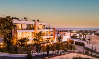 Luxevilla met geavanceerd design te koop met panoramisch zeezicht, binnen een prestigieus golfresort, Marbella - Benahavis 791078 