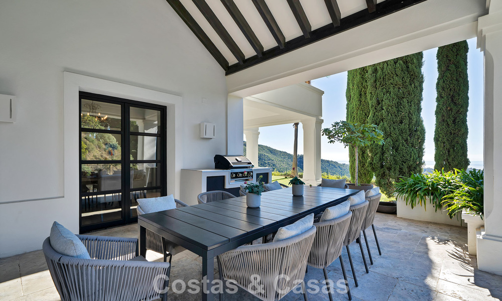 Royale, Spaanse luxevilla te koop, met subliem zeezicht in een gated community in Benahavis - Marbella 791226