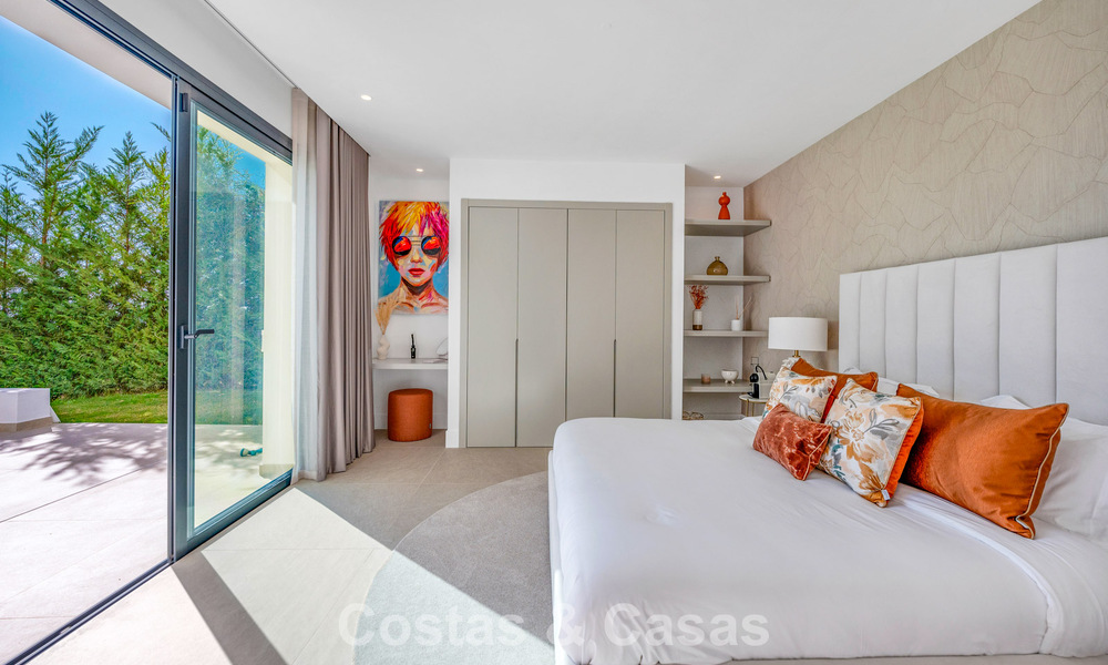 Indrukwekkende, eigentijdse villa te koop aan de golfbaan op de New Golden Mile tussen Marbella en Estepona 791386