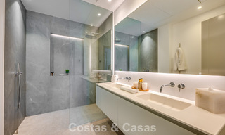 Indrukwekkende, eigentijdse villa te koop aan de golfbaan op de New Golden Mile tussen Marbella en Estepona 791387 