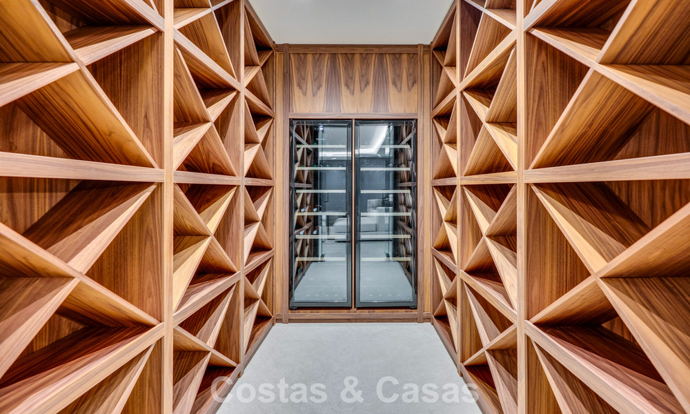 Indrukwekkende, eigentijdse villa te koop aan de golfbaan op de New Golden Mile tussen Marbella en Estepona 791398