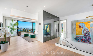 Indrukwekkende, eigentijdse villa te koop aan de golfbaan op de New Golden Mile tussen Marbella en Estepona 791401 