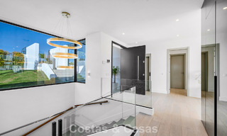 Indrukwekkende, eigentijdse villa te koop aan de golfbaan op de New Golden Mile tussen Marbella en Estepona 791403 