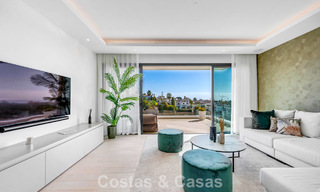 Indrukwekkende, eigentijdse villa te koop aan de golfbaan op de New Golden Mile tussen Marbella en Estepona 791404 