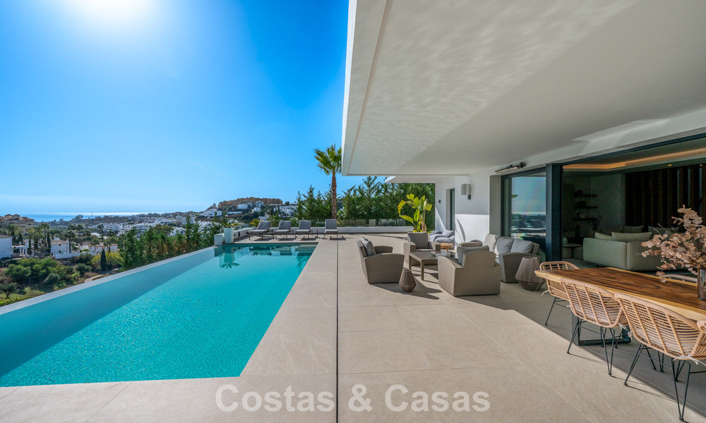 Indrukwekkende, eigentijdse villa te koop aan de golfbaan op de New Golden Mile tussen Marbella en Estepona 791409