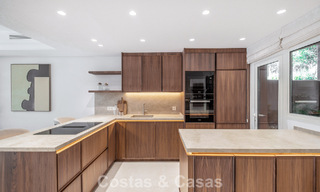 Prachtig, eigentijds, gerenoveerd townhouse met 4 slaapkamers te koop i/e gated community o/d Golden Mile van Marbella 791297 