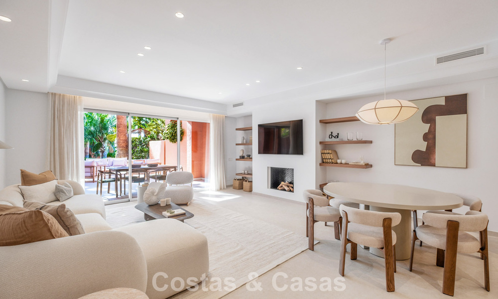 Prachtig, eigentijds, gerenoveerd townhouse met 4 slaapkamers te koop i/e gated community o/d Golden Mile van Marbella 791298