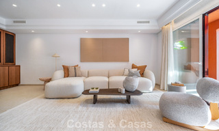 Prachtig, eigentijds, gerenoveerd townhouse met 4 slaapkamers te koop i/e gated community o/d Golden Mile van Marbella 791302 