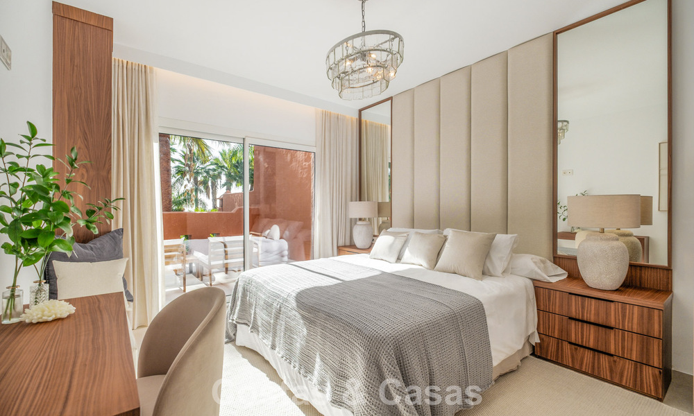 Prachtig, eigentijds, gerenoveerd townhouse met 4 slaapkamers te koop i/e gated community o/d Golden Mile van Marbella 791311