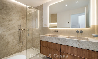 Prachtig, eigentijds, gerenoveerd townhouse met 4 slaapkamers te koop i/e gated community o/d Golden Mile van Marbella 791320 