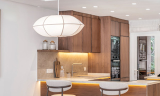 Prachtig, eigentijds, gerenoveerd townhouse met 4 slaapkamers te koop i/e gated community o/d Golden Mile van Marbella 791338 