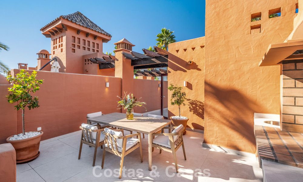 Gemoderniseerde luxe townhouse met 4 slaapkamers te koop op de Golden Mile van Marbella 791341