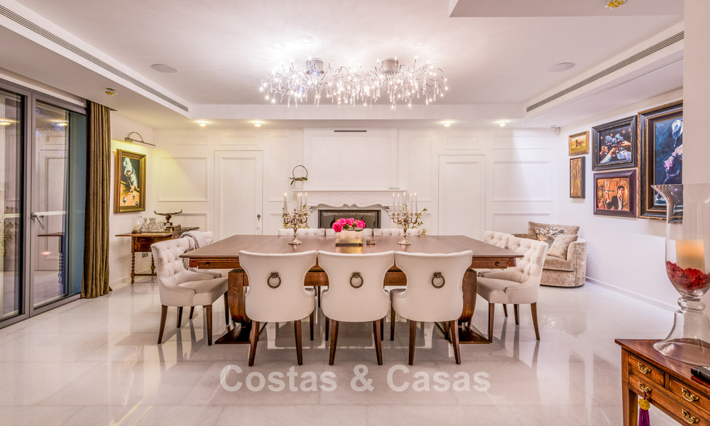 Exclusieve villa te koop, aan de golfbaan in een prestigieuze urbanisatie in Nueva Andalucia, Marbella 791435
