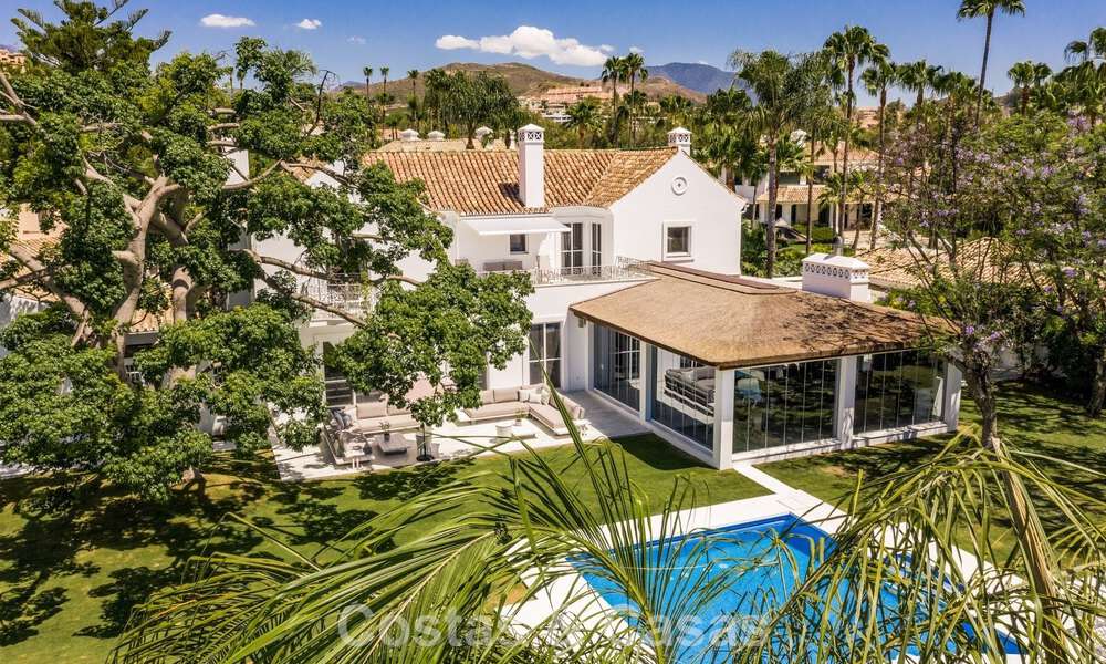 Exclusieve villa te koop, aan de golfbaan in een prestigieuze urbanisatie in Nueva Andalucia, Marbella 791449