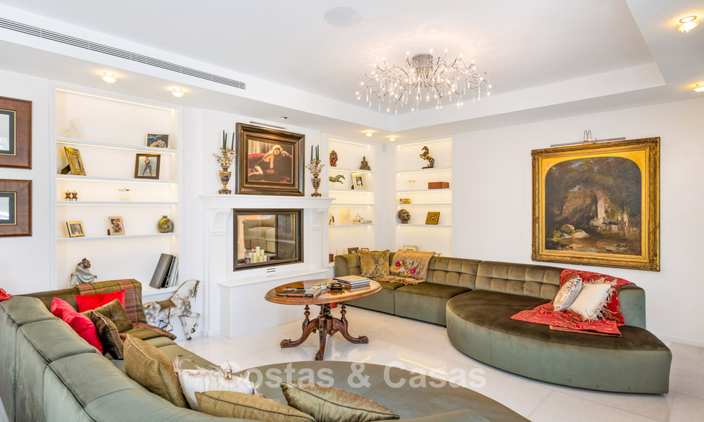 Exclusieve villa te koop, aan de golfbaan in een prestigieuze urbanisatie in Nueva Andalucia, Marbella 791471