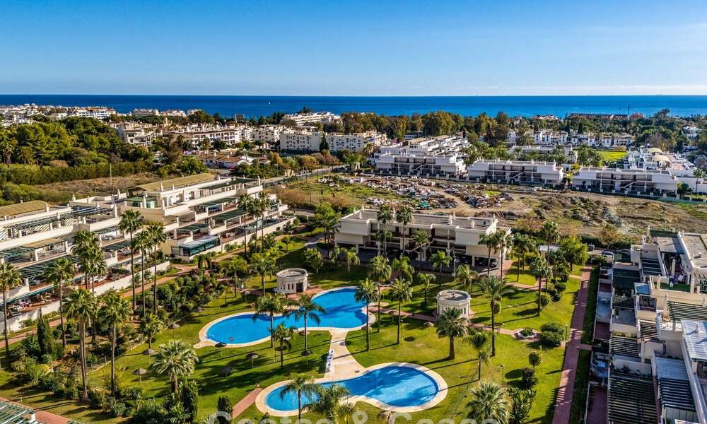 Eigentijd gerenoveerd appartement te koop in Nueva Andalucia op loopafstand van het strand en Puerto Banus, Marbella 790893