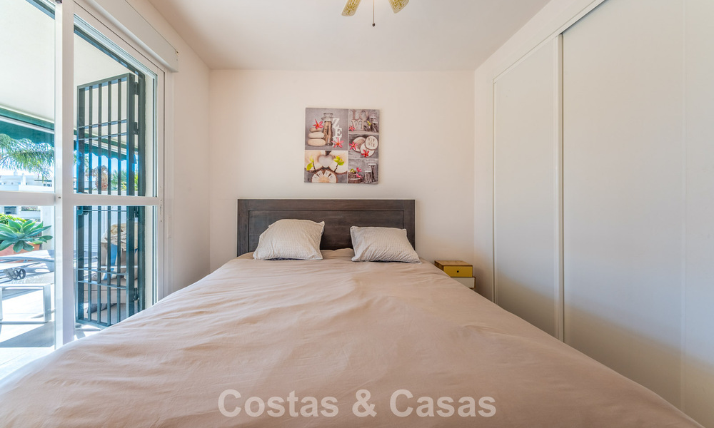 Eigentijd gerenoveerd appartement te koop in Nueva Andalucia op loopafstand van het strand en Puerto Banus, Marbella 790908