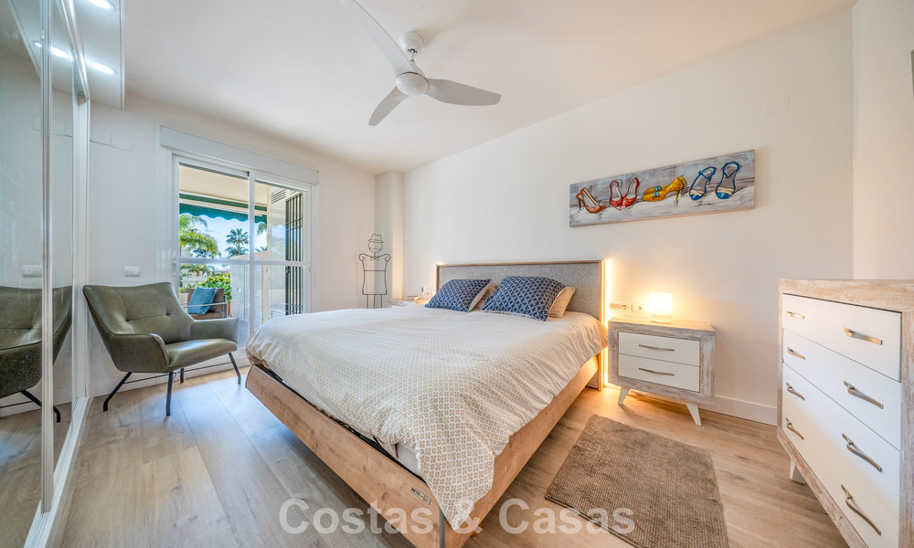 Eigentijd gerenoveerd appartement te koop in Nueva Andalucia op loopafstand van het strand en Puerto Banus, Marbella 790911