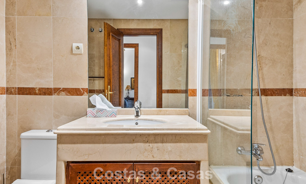 Instapklaar appartement te koop op een steenworp van het strand in Marbella Oost 791501