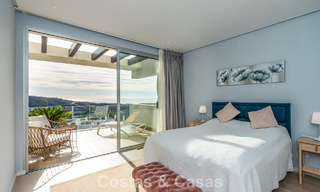 Luxueus 3-slaapkamer appartement te koop met panoramisch zeezicht in een gated resort in Marbella - Benahavis 791540 