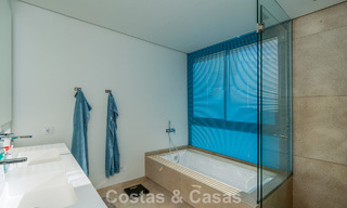 Luxueus 3-slaapkamer appartement te koop met panoramisch zeezicht in een gated resort in Marbella - Benahavis 791546 