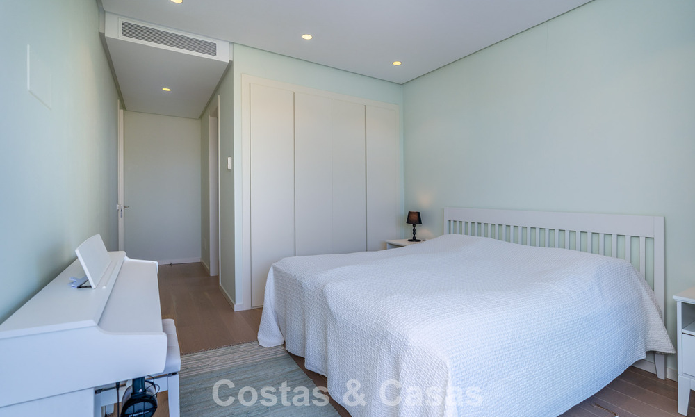 Luxueus 3-slaapkamer appartement te koop met panoramisch zeezicht in een gated resort in Marbella - Benahavis 791554