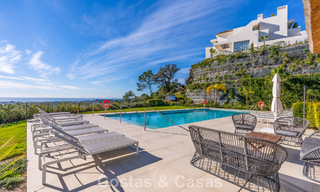 Luxueus 3-slaapkamer appartement te koop met panoramisch zeezicht in een gated resort in Marbella - Benahavis 791578 
